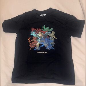 Uniqlo legend of Zelda graphic tee shirt size small